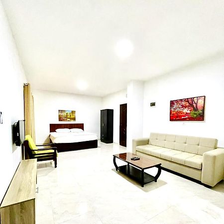 Faraseen Apartments Al Qastal Экстерьер фото