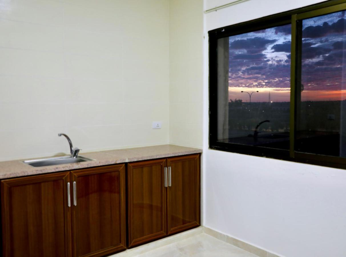 Faraseen Apartments Al Qastal Экстерьер фото