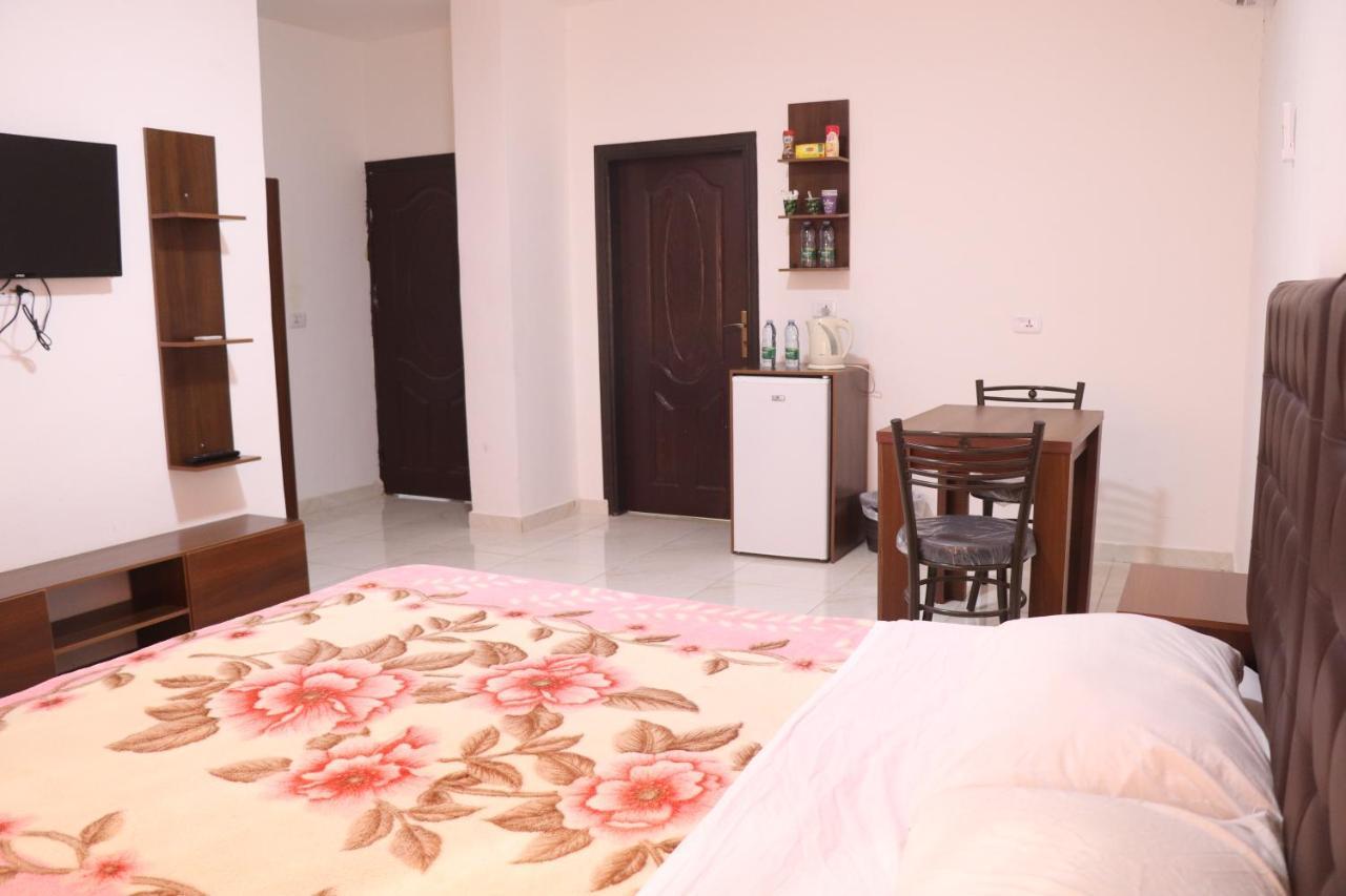 Faraseen Apartments Al Qastal Экстерьер фото