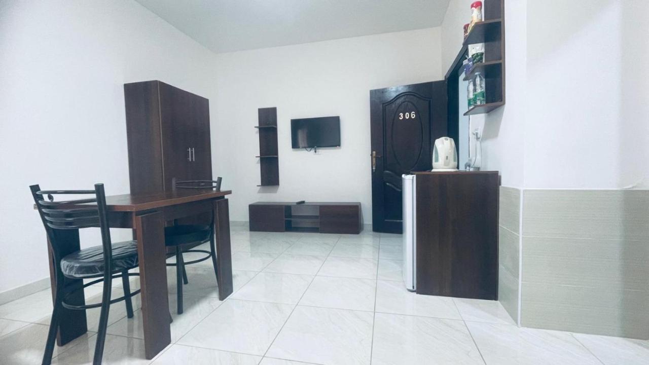 Faraseen Apartments Al Qastal Экстерьер фото