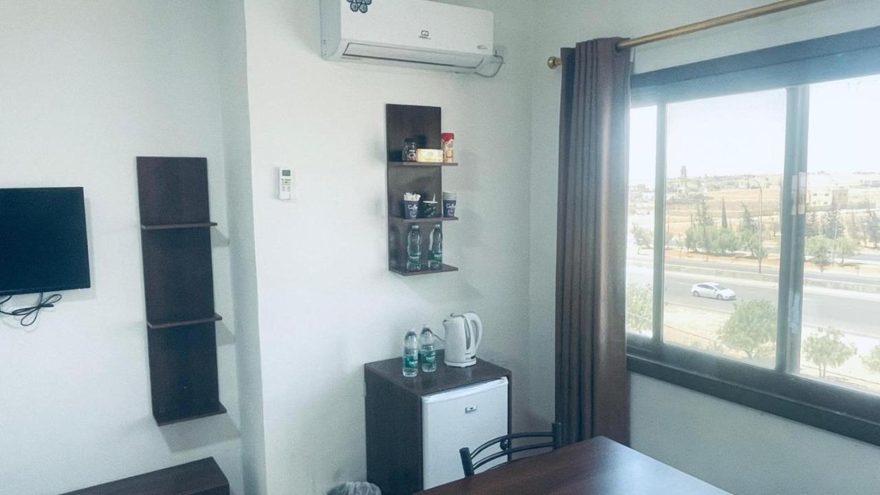 Faraseen Apartments Al Qastal Экстерьер фото